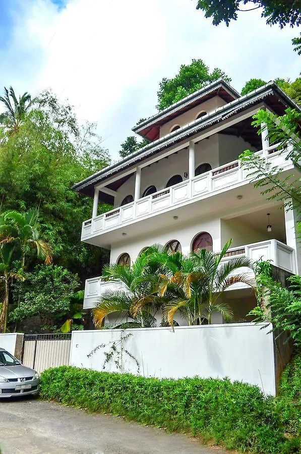 Villa Nine Kandy Affittacamere
